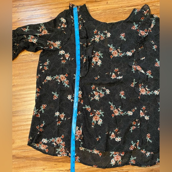 TORRID Sheer floral and polka dot ruffle blouse - Picture 5 of 12